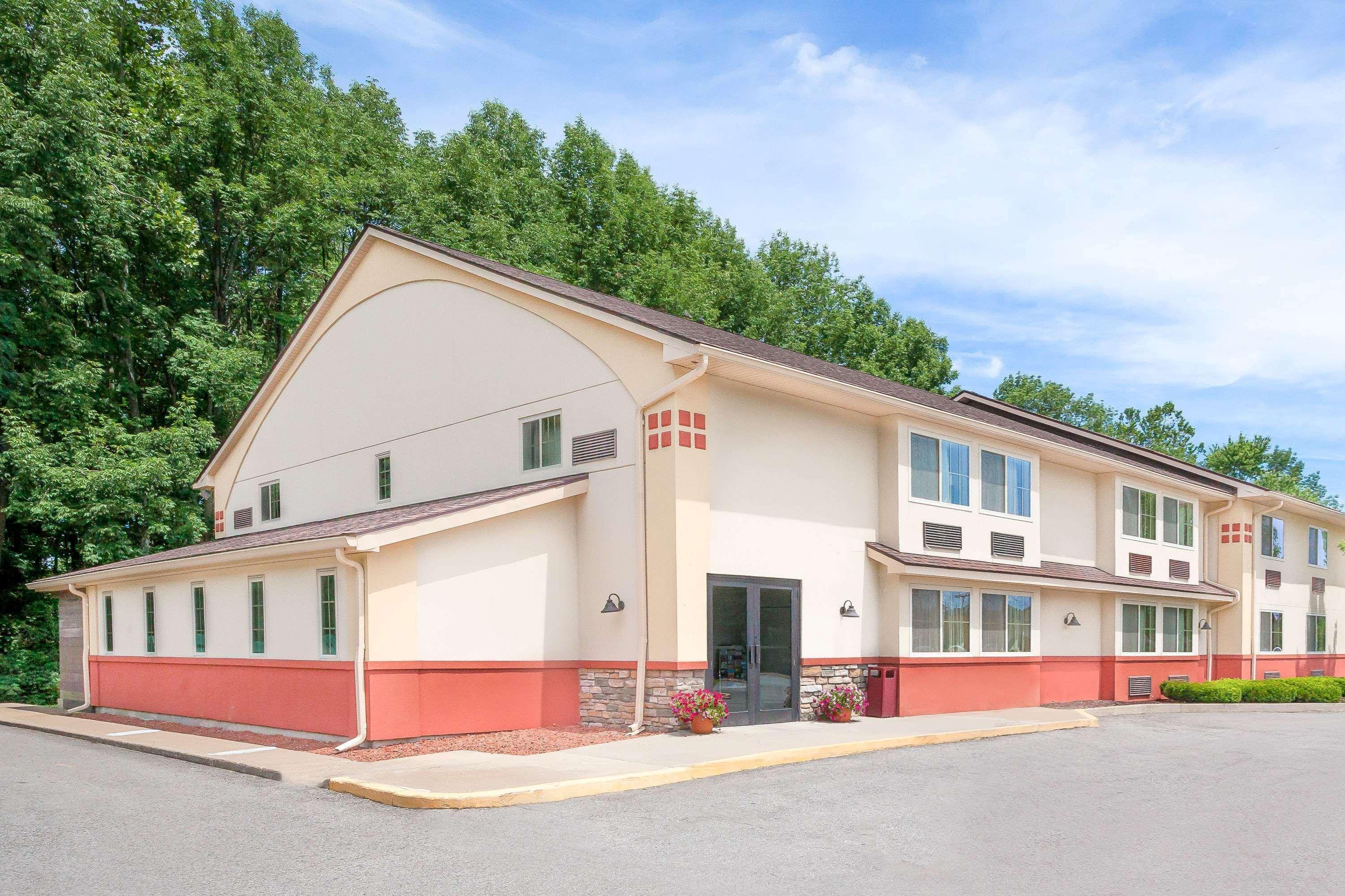 Hotel Super 8 By Wyndham Oneonta/Cooperstown Extérieur photo